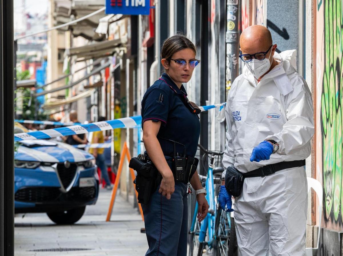 Paura tra i passanti a Chinatown. Contro il rivale con un machete