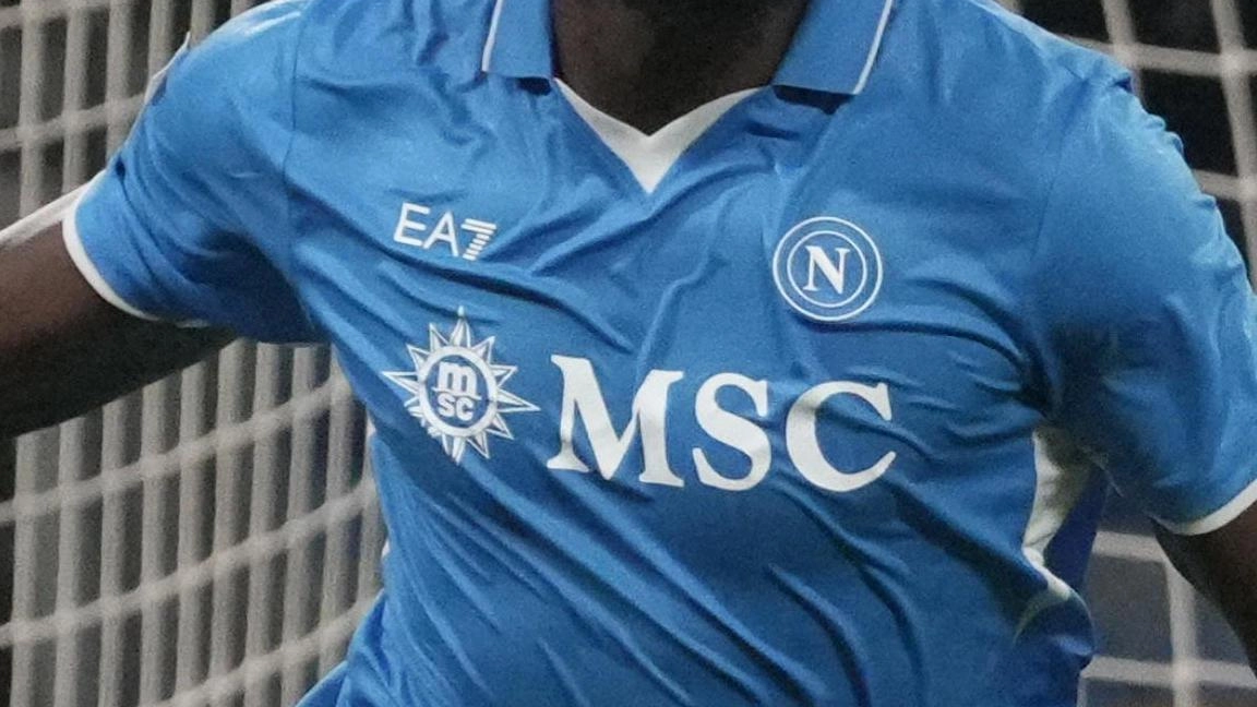 Napoli-Como, sfida tra capolista e formazione lariana con campioni e giovani talenti. Duello tra Lukaku e Paz, esperienza contro promessa. Maradona Stadium pronto per lo spettacolo. Napoli-Como, sfida tra capolista e formazione lariana con campioni e giovani talenti. Duello tra Lukaku e Paz, esperienza contro promessa. Maradona Stadium pronto per lo spettacolo.