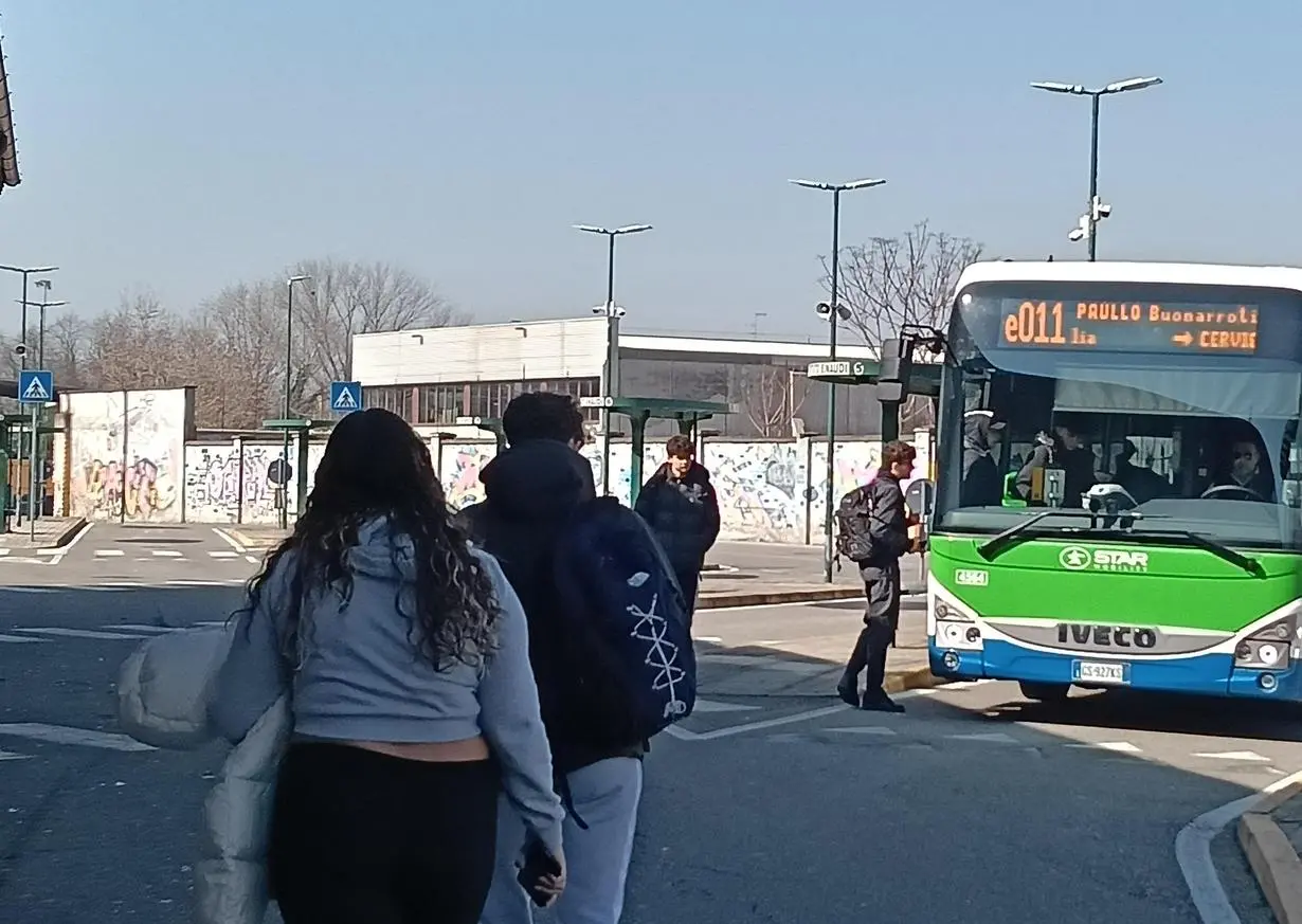 Pugno al controllore. Denunciato il minore