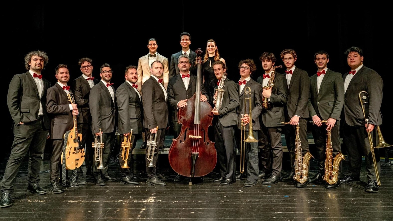 Clarinettista e sassofonista di Renate folgorato sulla via del jazz già alle scuole medie. Poi i concerti e il progetto di una big band: "Siamo tutti giovani, a cominciare dal nome". Clarinettista e sassofonista di Renate folgorato sulla via del jazz già alle scuole medie. Poi i concerti e il progetto di una big band: "Siamo tutti giovani, a cominciare dal nome".