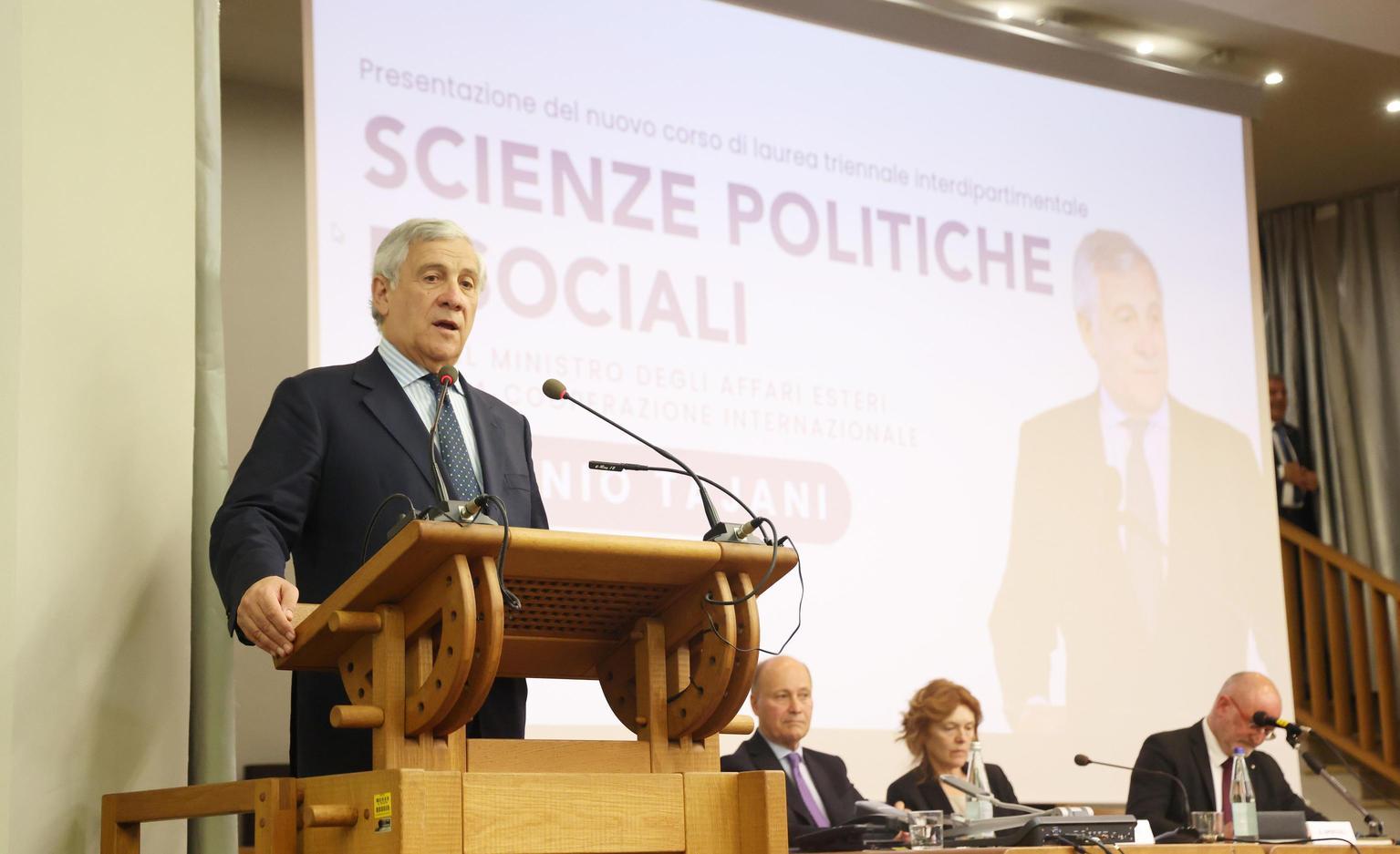 tajani in ateneo appello per gaza e contestazione da Ilgiorno.it tajani in ateneo appello per gaza e contestazione