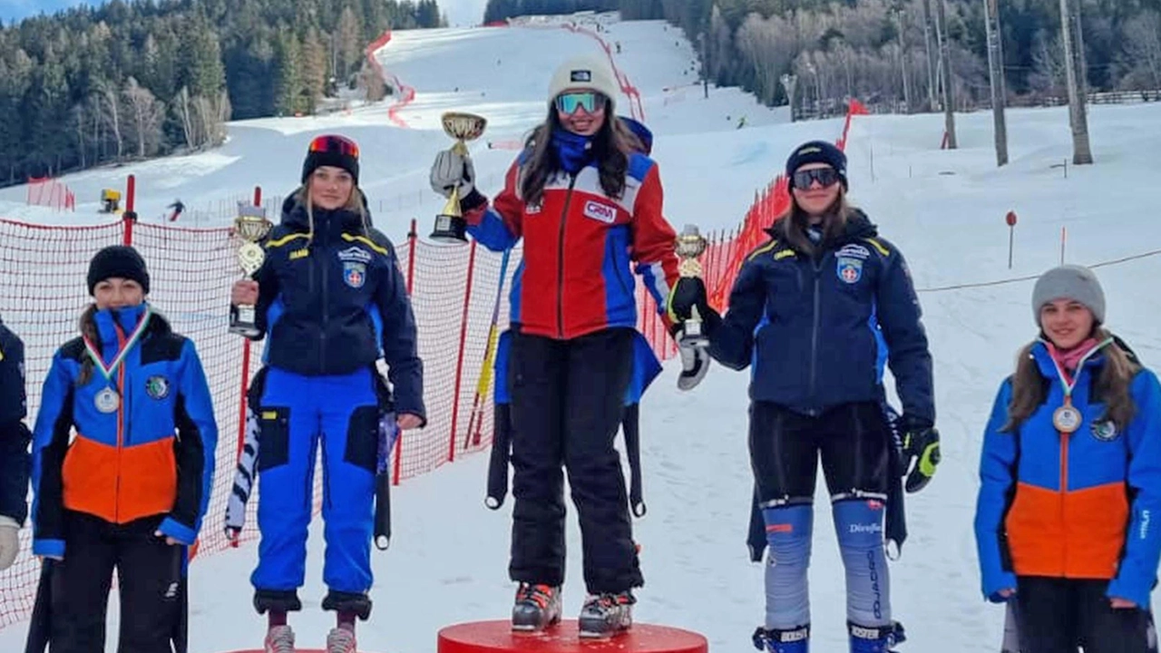 Dietro a Elena De Paoli, si sono piazzate Marta Valzer e Sveva Baruffato Dietro a Elena De Paoli, si sono piazzate Marta Valzer e Sveva Baruffato