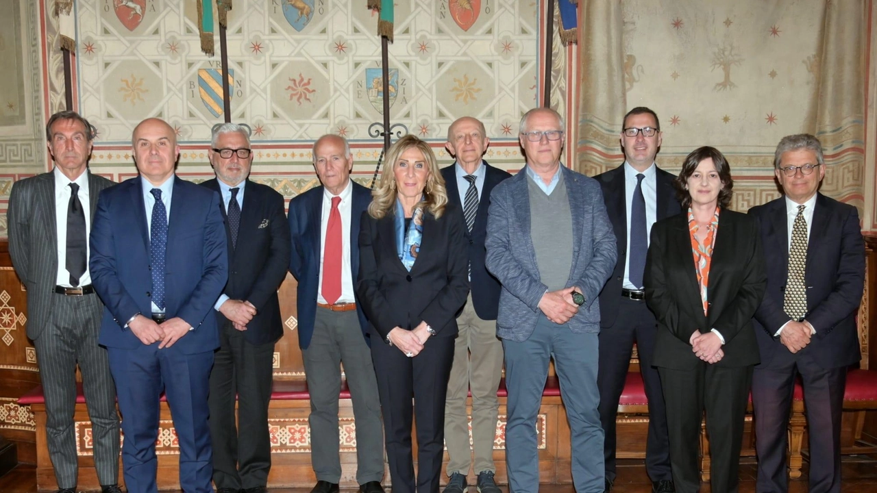 Legnano, il presidente Forte ha fatto il punto sulle iniziative mese in campo lo scorso anno. Da “Uno Stradivari per la Gente” al progetto “300 + 1” per il sostegno a persone in difficoltà. Legnano, il presidente Forte ha fatto il punto sulle iniziative mese in campo lo scorso anno. Da “Uno Stradivari per la Gente” al progetto “300 + 1” per il sostegno a persone in difficoltà.