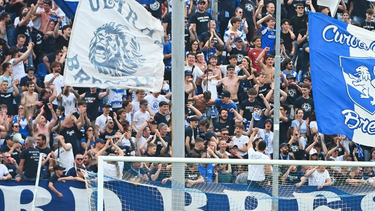 Il Brescia affronta la Reggiana in una sfida decisiva per evitare i play out e mantenere il posto in Serie B. Il Brescia affronta la Reggiana in una sfida decisiva per evitare i play out e mantenere il posto in Serie B.