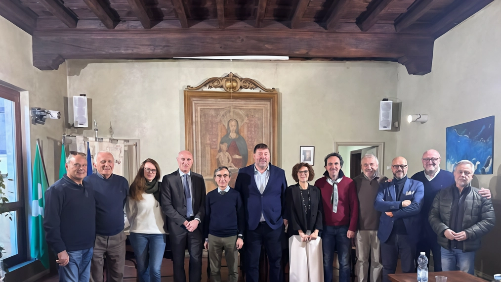 L’incontro tra i rappresentanti delle istituzioni locali e l’assessore Lucente L’incontro tra i rappresentanti delle istituzioni locali e l’assessore Lucente