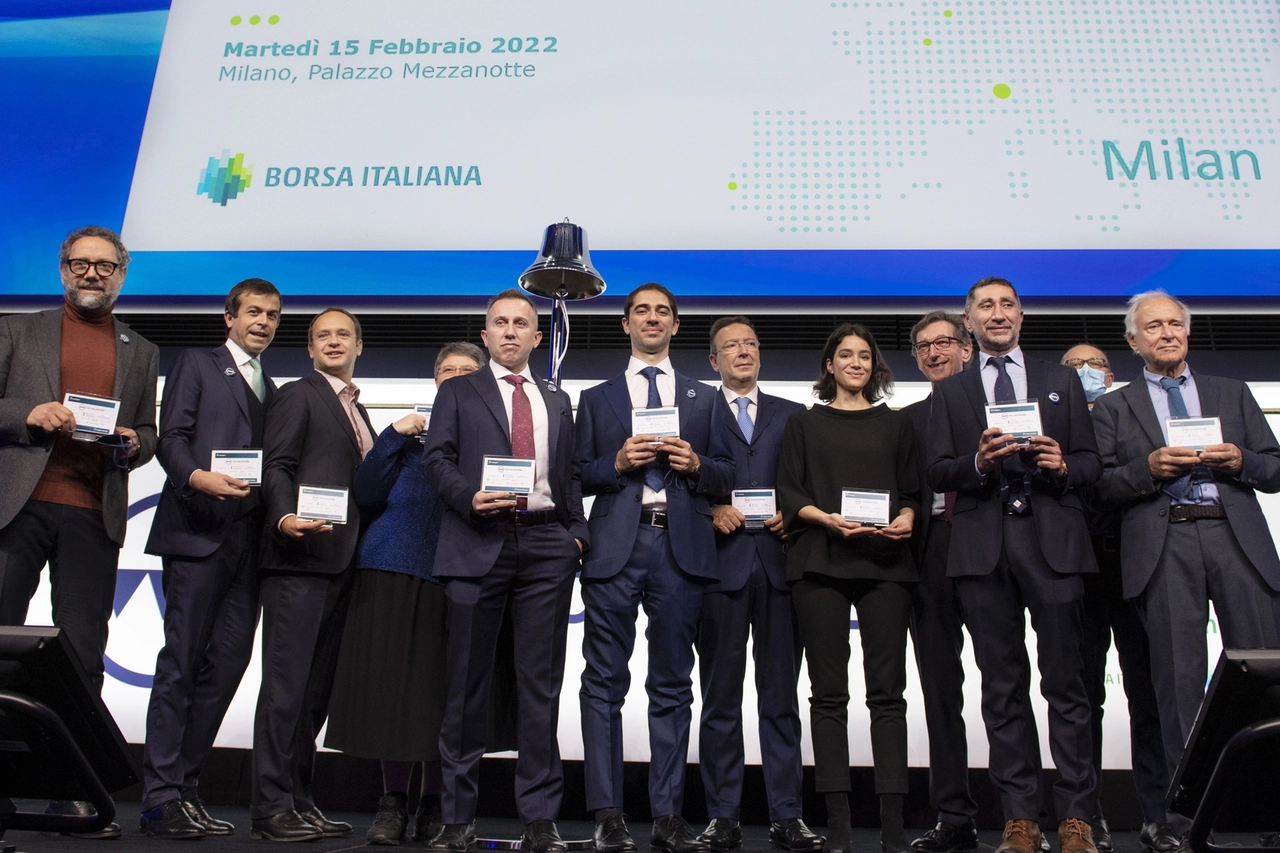 Il debutto in Borsa di Technoprobe: Giuseppe Crippa è l'ultimo a destra