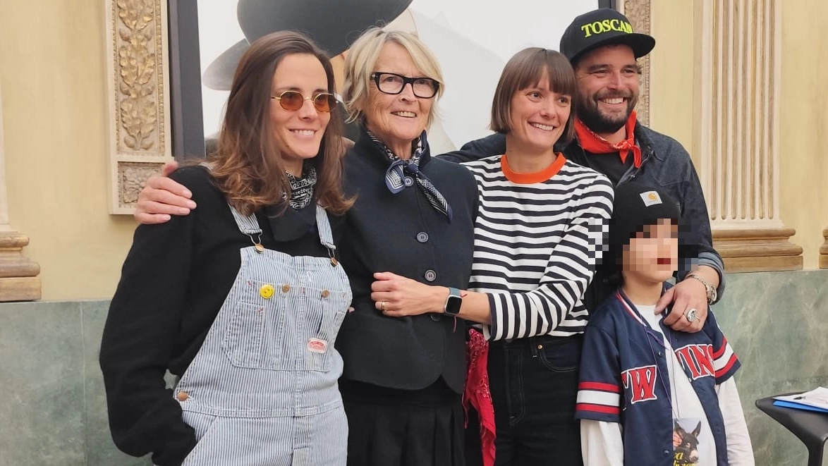 La moglie Kirsti Moseng, con Rocco, Lola, Ali e uno dei nipotini La moglie Kirsti Moseng, con Rocco, Lola, Ali e uno dei nipotini