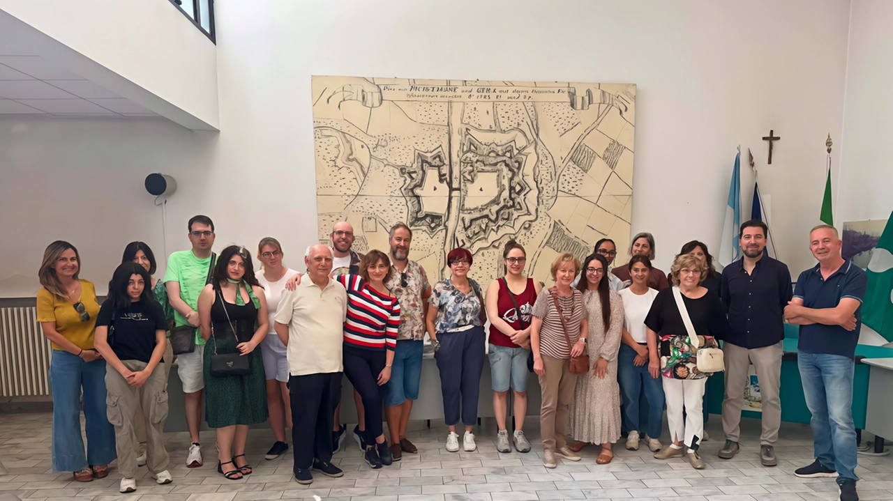 PIZZIGHETTONE (Cremona) Personale competente, per rendere l’accoglienza turistica in riva all’Adda un’esperienza indimenticabile. Si è chiuso sabato il primo corso per... PIZZIGHETTONE (Cremona) Personale competente, per rendere l’accoglienza turistica in riva all’Adda un’esperienza indimenticabile. Si è chiuso sabato il primo corso per...