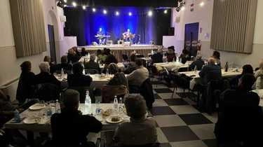 San Valentino originale, quest’anno, grazie all’ultima iniziativa ideata dal teatro comunale di Caselle Landi. Venerdì, alle ore 20.30, il teatro... San Valentino originale, quest’anno, grazie all’ultima iniziativa ideata dal teatro comunale di Caselle Landi. Venerdì, alle ore 20.30, il teatro...