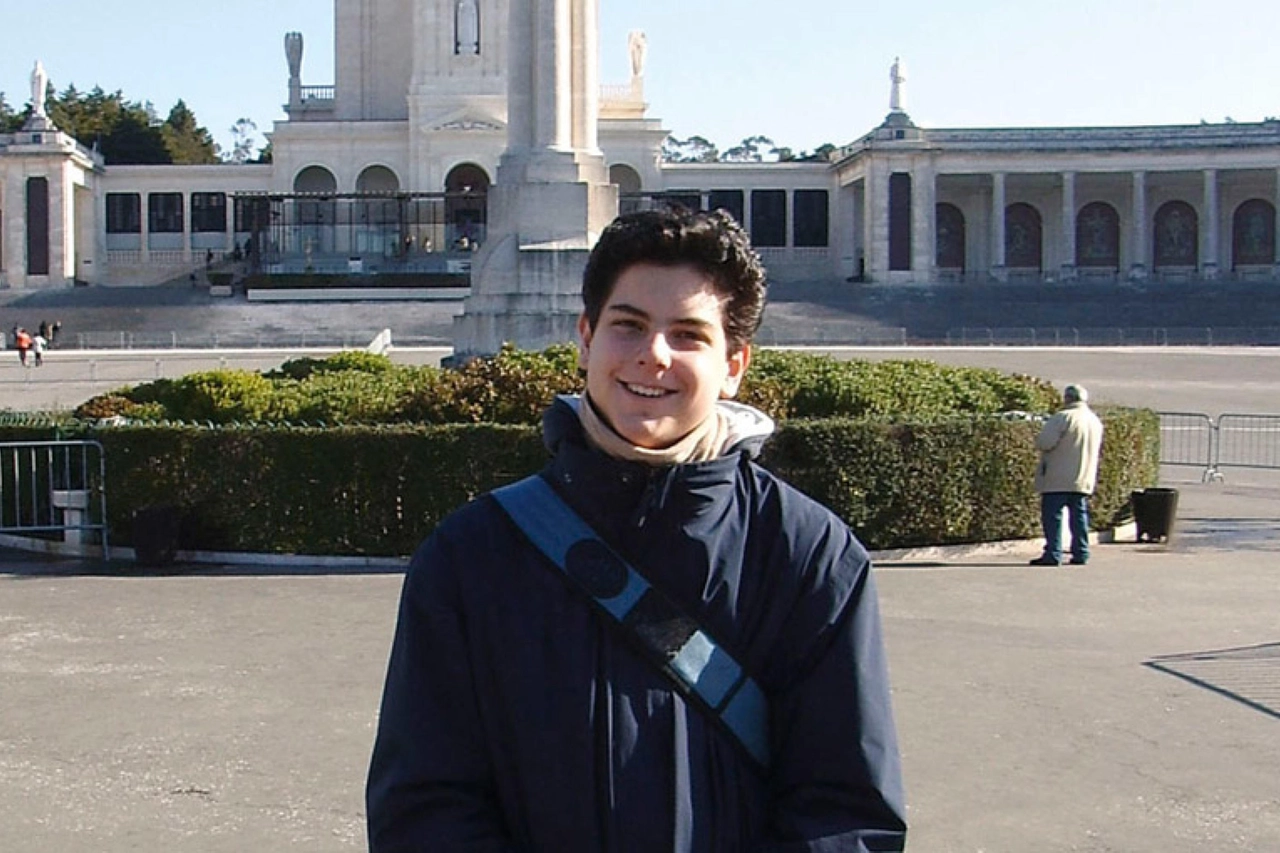 Carlo Acutis, lo studente morto a soli 15 anni, verrà proclamato santo il 27 aprile 2025