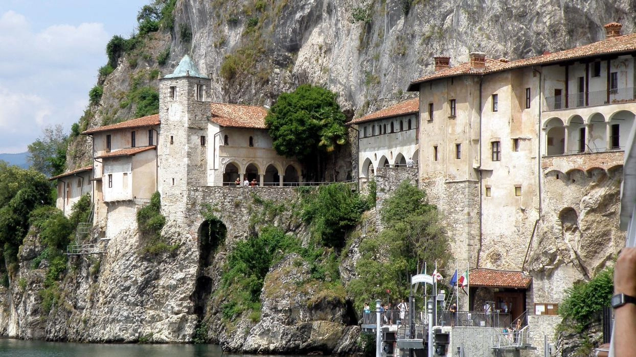 Due appuntamenti all’eremo di Santa Caterinia del Sasso Un tuffo tra spiritualità e antropologia Due appuntamenti all’eremo di Santa Caterinia del Sasso Un tuffo tra spiritualità e antropologia