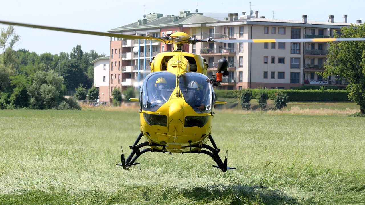 L'uomo è stato trasportato all'ospedale Niguarda di Milano dove è deceduto