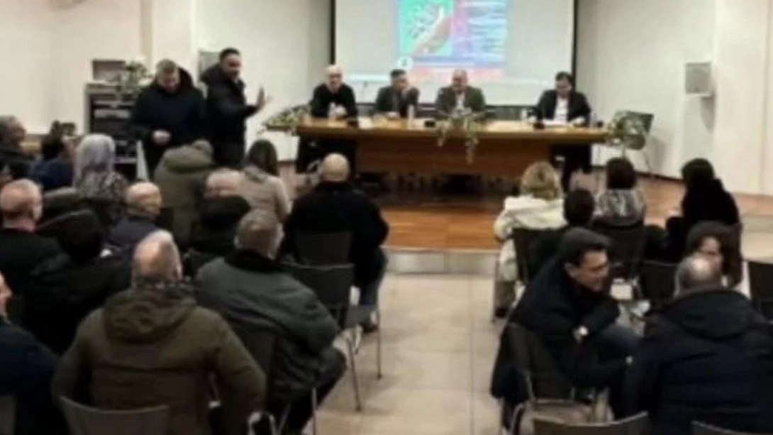 La presentazione di un volume su patria e genitori fa infuriare Anpi e partiti di centrosinistra. L’attacco alla giunta: preoccupante concedere il patrocinio e l’uso della biblioteca civica. La presentazione di un volume su patria e genitori fa infuriare Anpi e partiti di centrosinistra. L’attacco alla giunta: preoccupante concedere il patrocinio e l’uso della biblioteca civica.