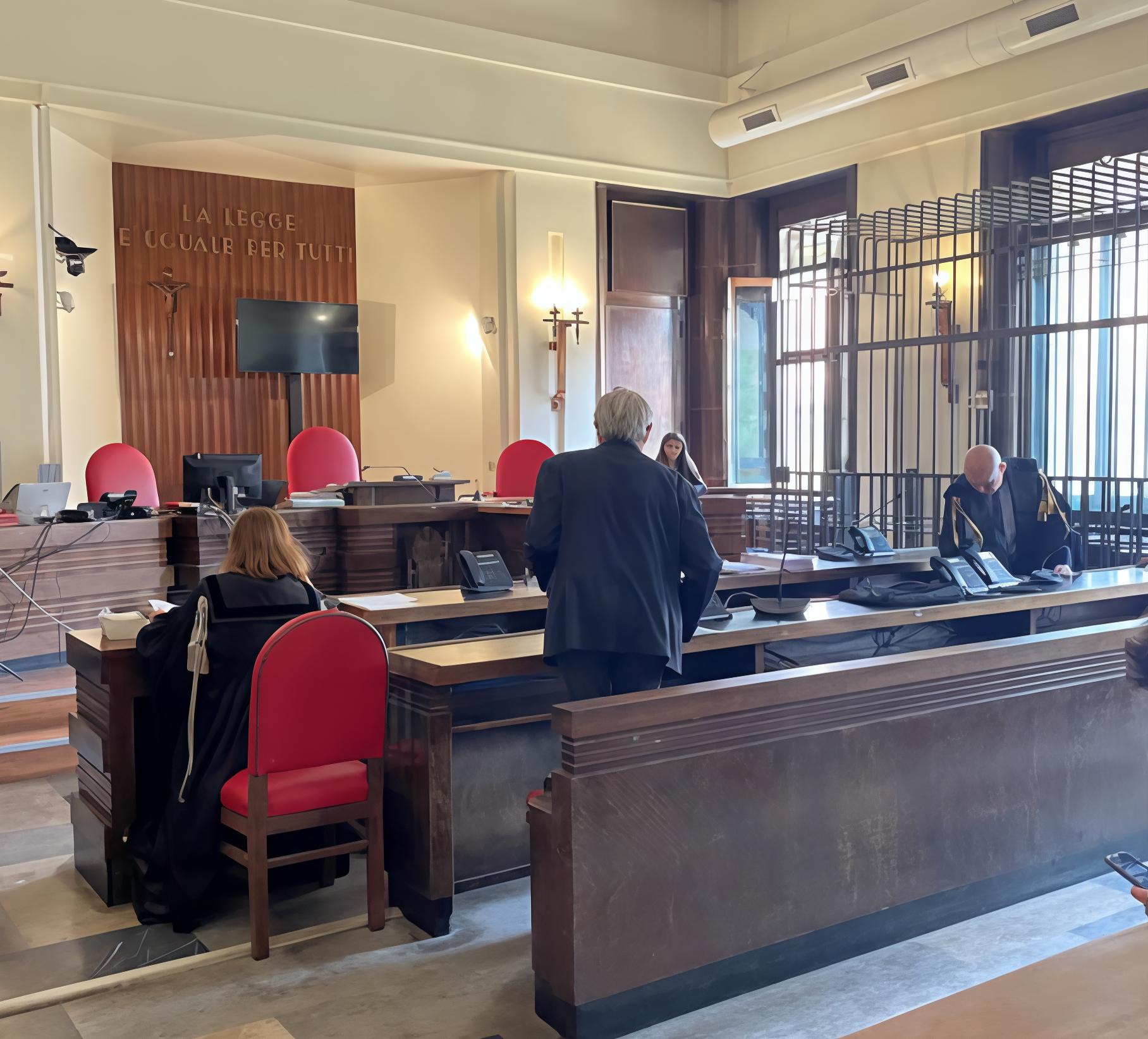 il tentato omicidio al bar otto anni al postino