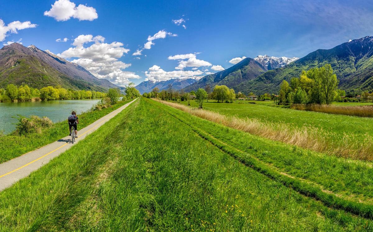 Estate 2025, cosa fare con i bambini sulle montagne lombarde: sei esperienze e attività imperdibili Estate 2025, cosa fare con i bambini sulle montagne lombarde: sei esperienze e attività imperdibili