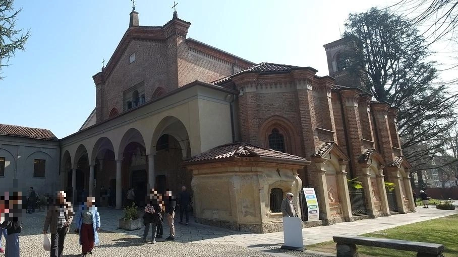 Tutti i giorni vengono serviti i pasti a una trentina di persone, soprattutto uomini e italiani. Da pensionati che non tirano alla fine del mese a manager e imprenditori caduti in disgrazia dopo il Covid.