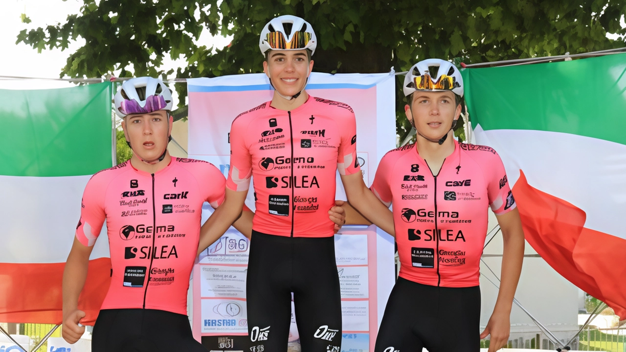 Ciclismo juniores, il lecchese Galbusera batte allo sprint il compagno Rigamonti Ciclismo juniores, il lecchese Galbusera batte allo sprint il compagno Rigamonti