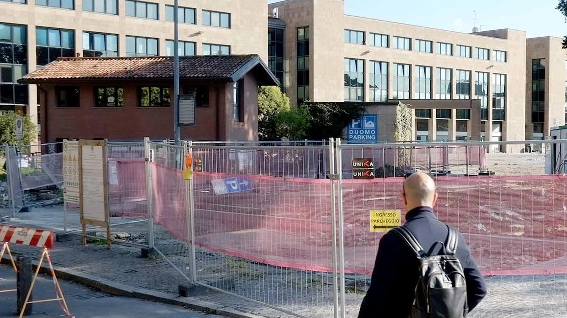 I lavori nei seimila metri quadrati di area Cambiaghi sono partiti a giugno Costo previsto 1 milione e 100mila euro I lavori nei seimila metri quadrati di area Cambiaghi sono partiti a giugno Costo previsto 1 milione e 100mila euro