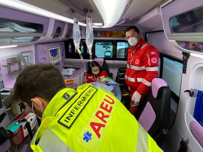 bmw con quattro giovani si schianta contro il guardrail sulla gardesana morto ragazzo di 18 anni