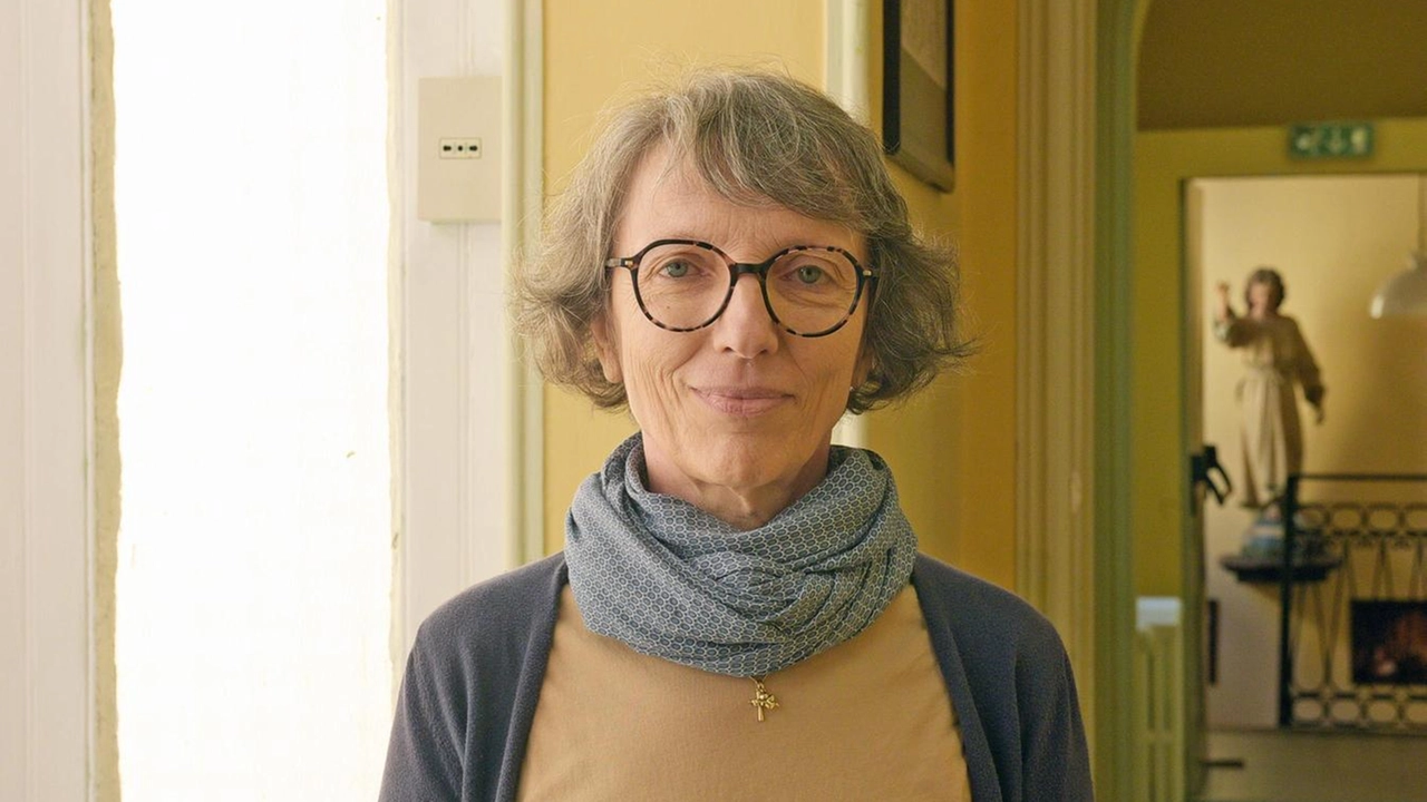 Suor Mabel Mariotti vicedirettrice della Caritas «In molti nuclei non abbienti si deve scegliere se continuare a curarsi o mandare i figli a scuola» dice Suor Mabel Mariotti vicedirettrice della Caritas «In molti nuclei non abbienti si deve scegliere se continuare a curarsi o mandare i figli a scuola» dice