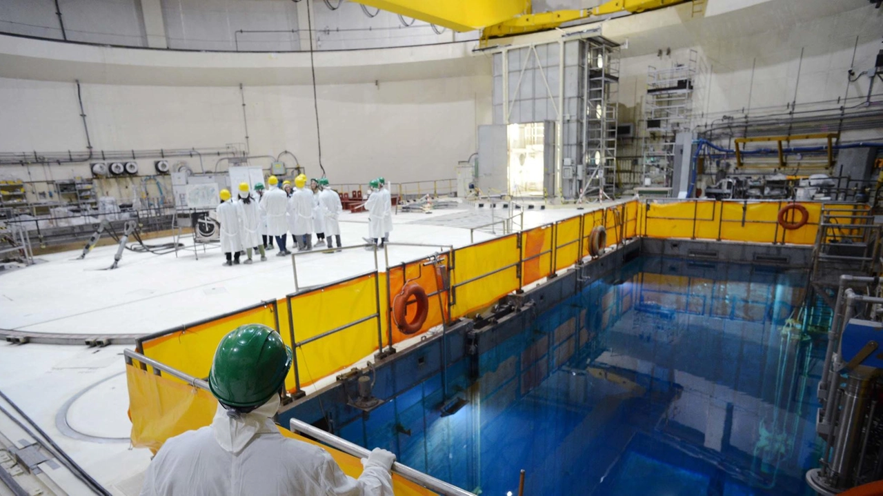 La centrale nucleare di Caorso, nel Piacentino, realizzata fra il 1971 e il 1978 e poi dismessa, è la più vicina alla Lombardia assieme a quella di Trino Vercellese La centrale nucleare di Caorso, nel Piacentino, realizzata fra il 1971 e il 1978 e poi dismessa, è la più vicina alla Lombardia assieme a quella di Trino Vercellese