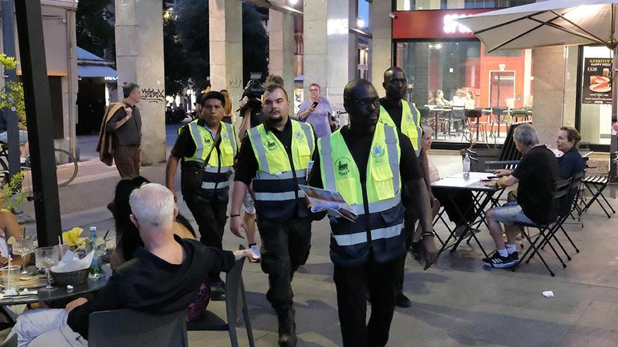 L’arrivo dei vigilanti privati per aumentare i controlli durante la movida del weekend aveva scatenato le critiche di LabMonza L’arrivo dei vigilanti privati per aumentare i controlli durante la movida del weekend aveva scatenato le critiche di LabMonza
