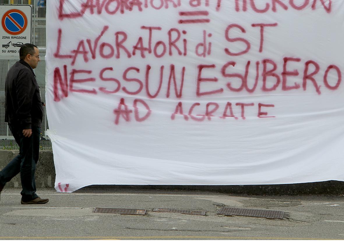 Crisi St, l’azienda non cambia il piano e il sindacato conferma lo sciopero Crisi St, l’azienda non cambia il piano e il sindacato conferma lo sciopero