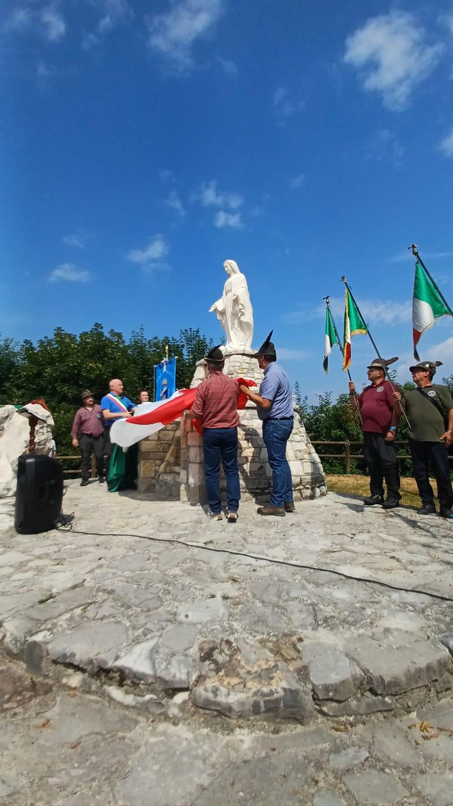 Inaugurata la nuova statua della Madonna dei Cieli a Santa Maria del Gioco di Polaveno Inaugurata la nuova statua della Madonna dei Cieli a Santa Maria del Gioco di Polaveno