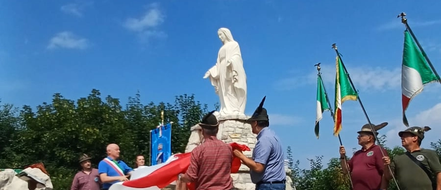 Inaugurata la nuova statua della Madonna dei Cieli a Santa Maria del Gioco di Polaveno
