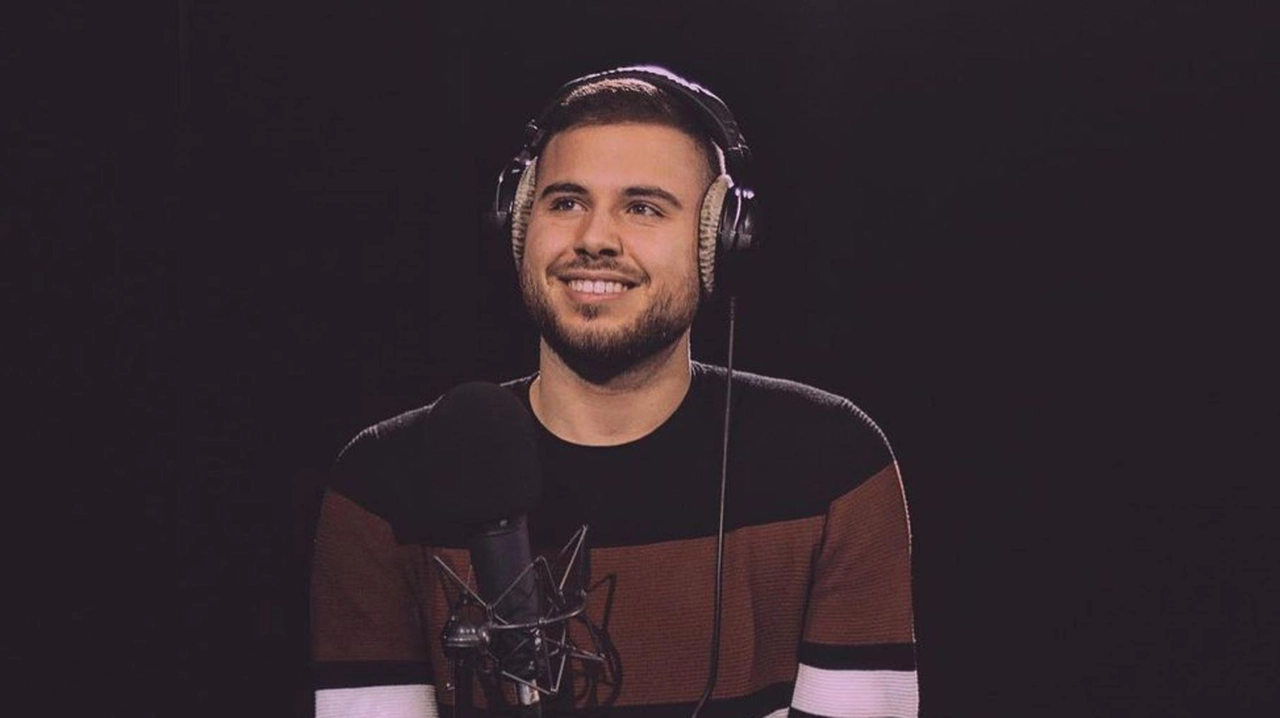 Andrea Piscina, 25 anni, speaker radiofonico e social media manager