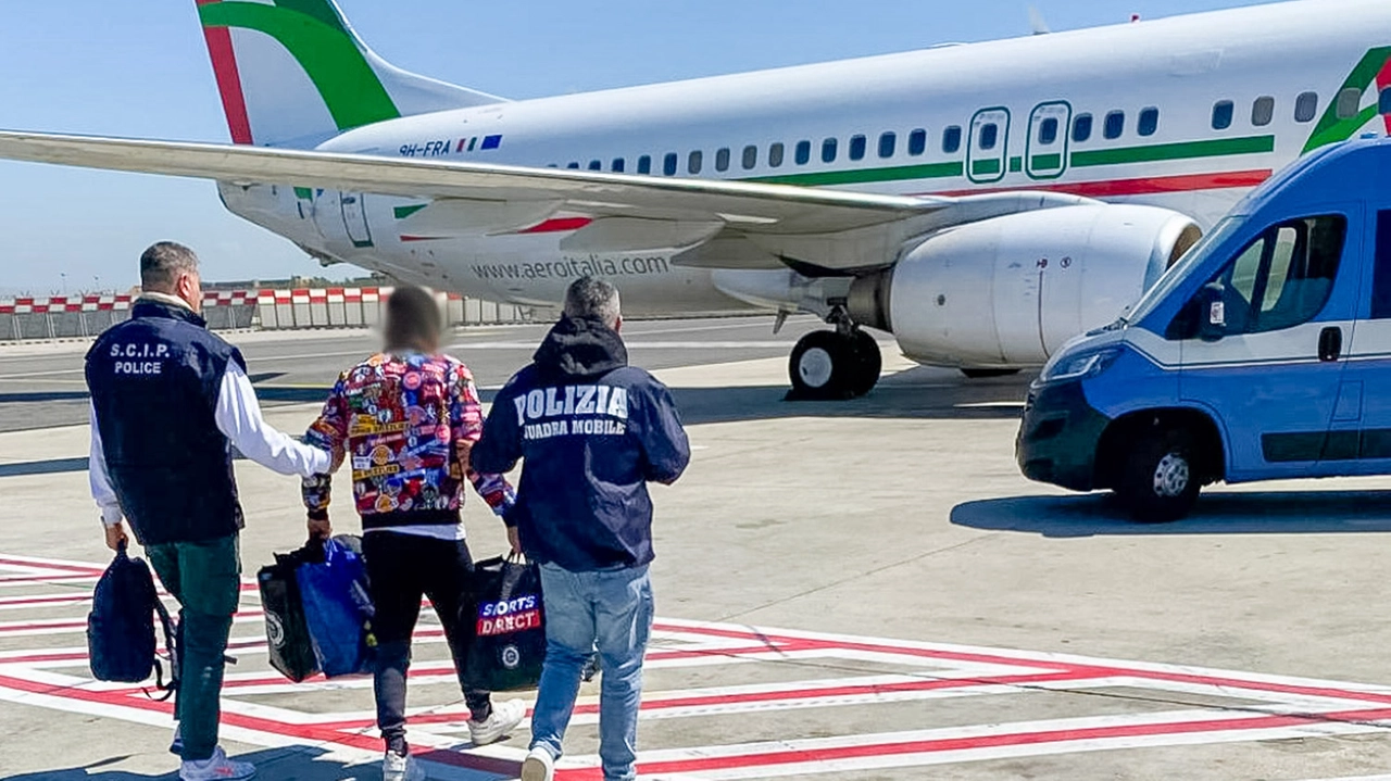 Per il ladro egiziano è scattato il rimpatrio forzato a Malpensa Per il ladro egiziano è scattato il rimpatrio forzato a Malpensa