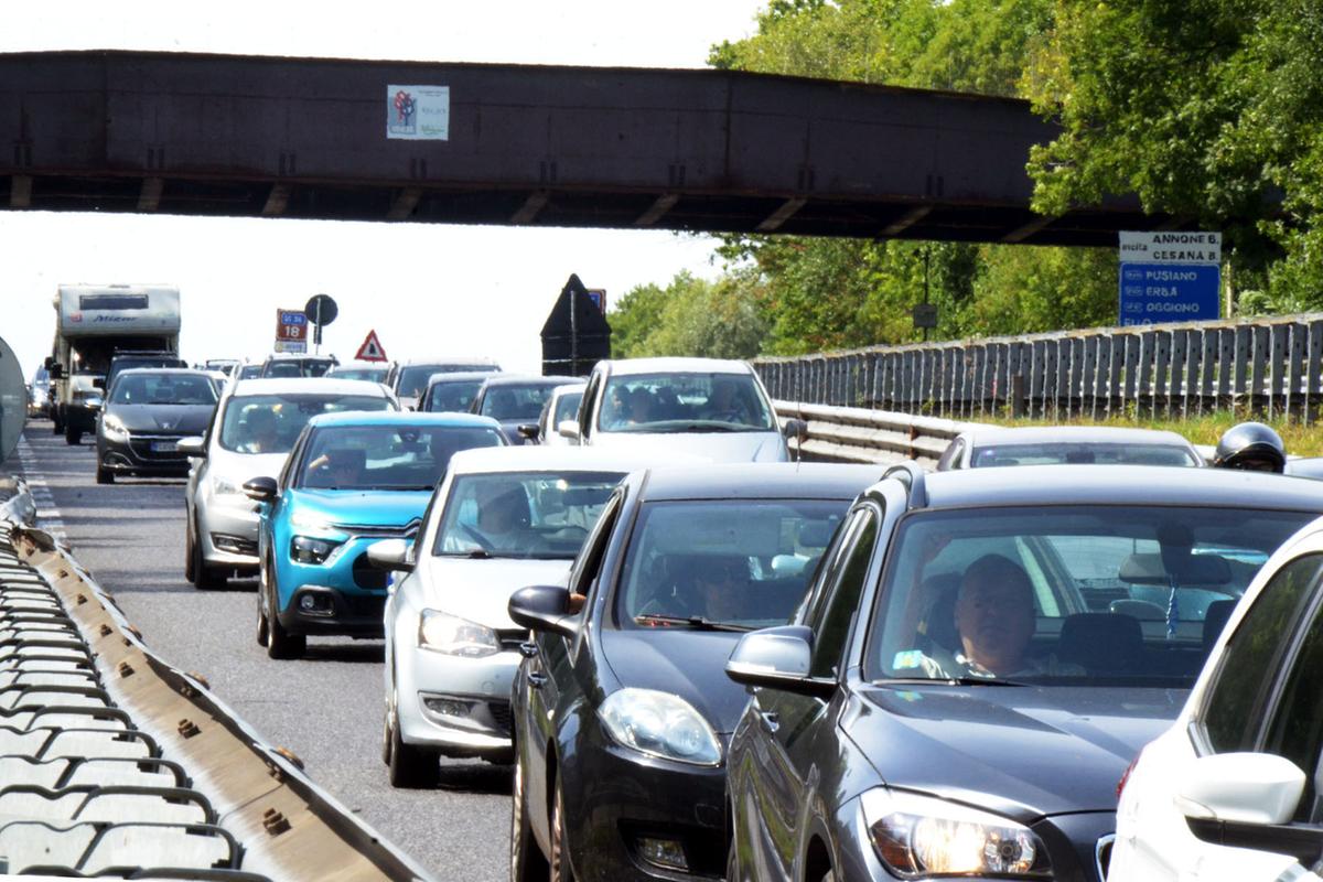 Incidenti, auto in panne e code: sulla superstrada 36 da Colico verso Milano il controesodo è da bollino nero Incidenti, auto in panne e code: sulla superstrada 36 da Colico verso Milano il controesodo è da bollino nero