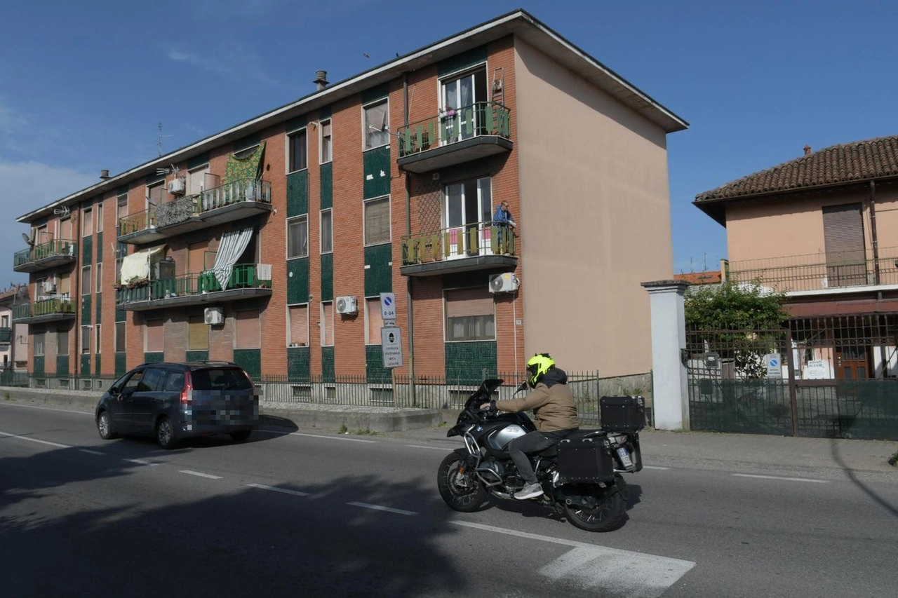 La palazzina di via Cerca dove si è verificato l'omicidio (Canali)