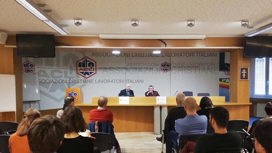 Corso di geopolitica e relazioni internazionali, Acli Cernusco mette a disposizione una borsa di studio, meglio se per un universitario:... Corso di geopolitica e relazioni internazionali, Acli Cernusco mette a disposizione una borsa di studio, meglio se per un universitario:...