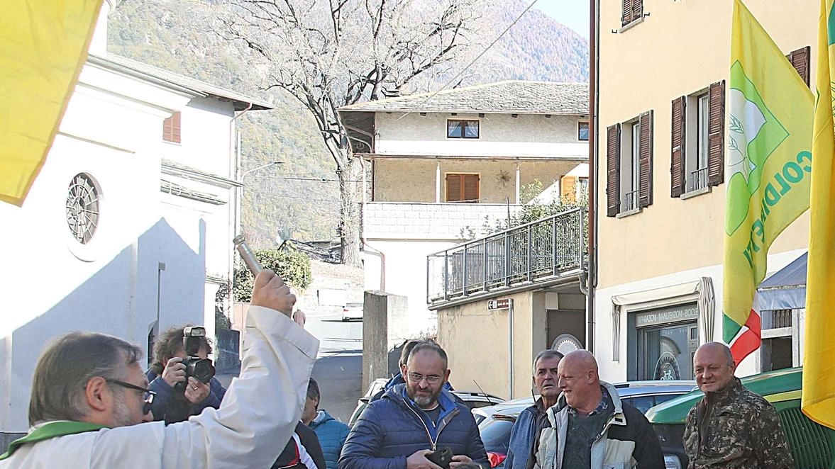 La benedizioni con don Andrea Del Giorgio per una festa molto sentita dagli agricoltori La benedizioni con don Andrea Del Giorgio per una festa molto sentita dagli agricoltori
