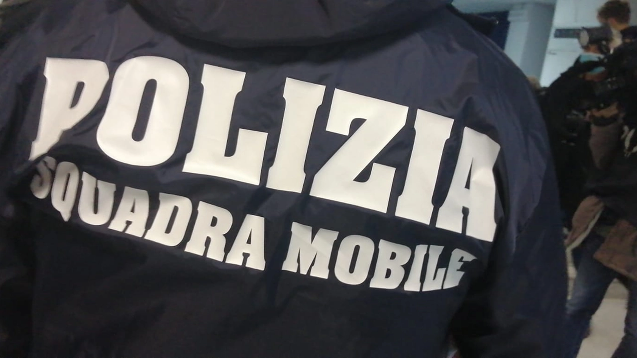 Arrestato dalla Squadra Mobile a Monguzzo Arrestato dalla Squadra Mobile a Monguzzo