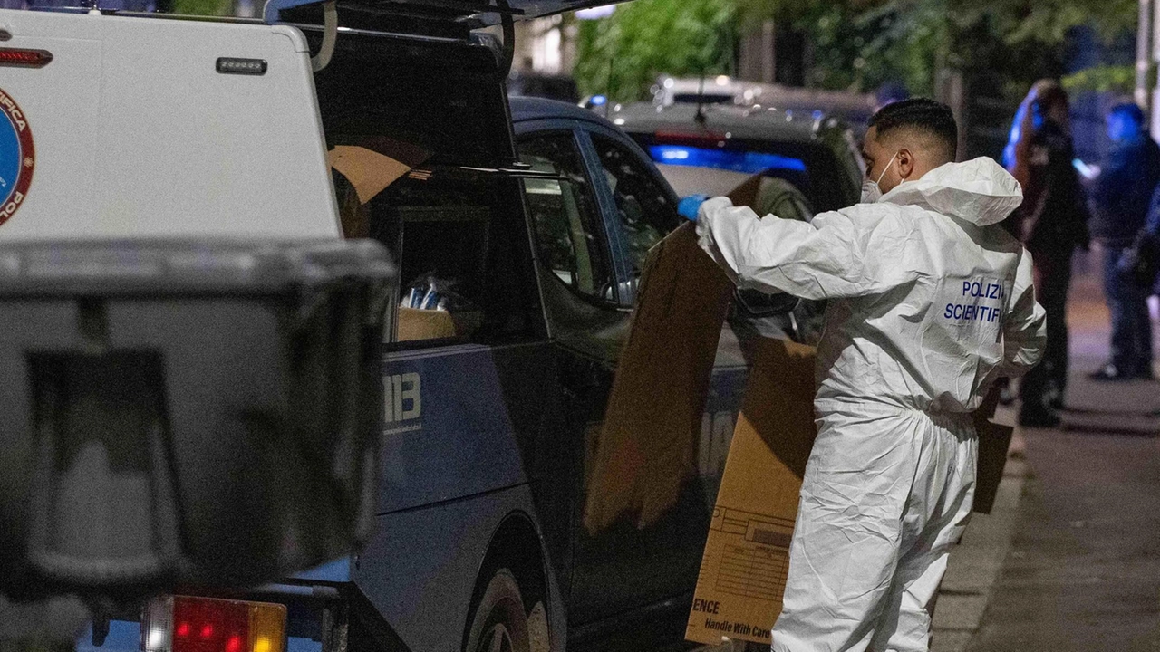 In piazza Cordusio è intervenuta anche la Scientifica per i rilievi sulla Bmx X7 In piazza Cordusio è intervenuta anche la Scientifica per i rilievi sulla Bmx X7
