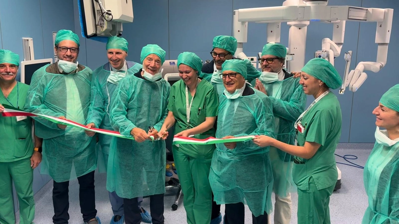 L’inaugurazione del sistema robotico chirurgico Da Vinci Xi con Guido Bertolaso L’inaugurazione del sistema robotico chirurgico Da Vinci Xi con Guido Bertolaso