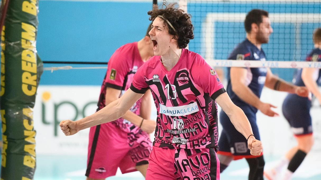 La prima squadra dei Diavoli Rosa ripar da uno dei suoi pilastri. Michele Viganò nella stagione 2025/26 giocherà...