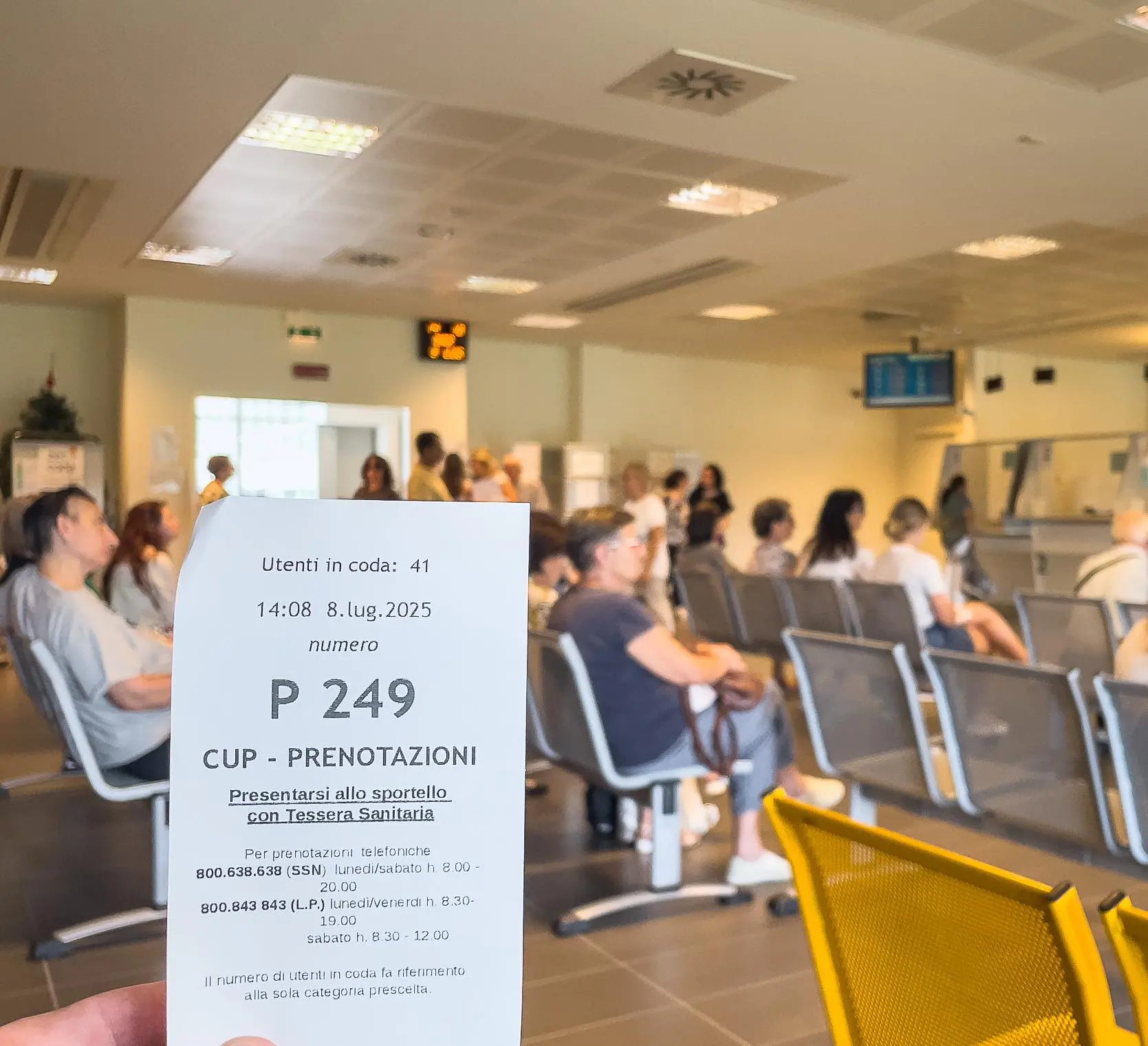 Esami e visite, attese fuori legge. L’oculista? Pazienti 596 giorni. Per l’endocrinologo “solo” 390