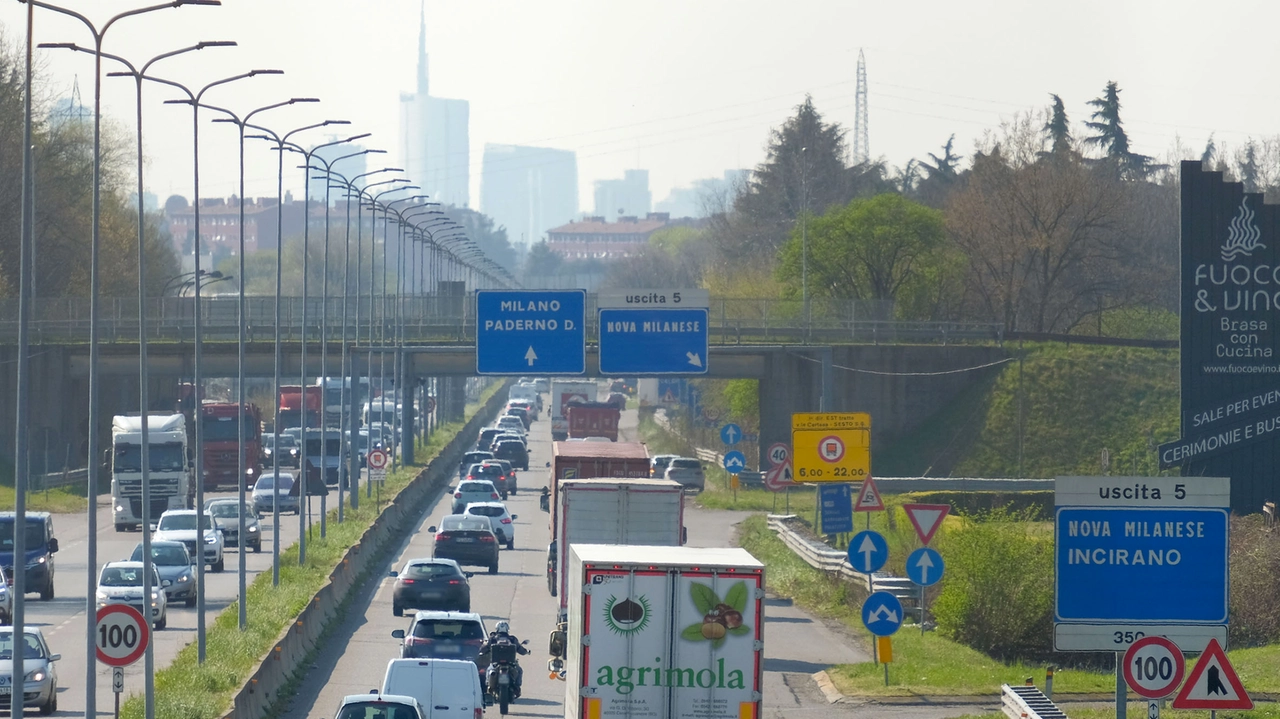 Paderno: Milano-Meda a pagamento - Per edizione Milano metropoli - Foto Spf Paderno: Milano-Meda a pagamento - Per edizione Milano metropoli - Foto Spf