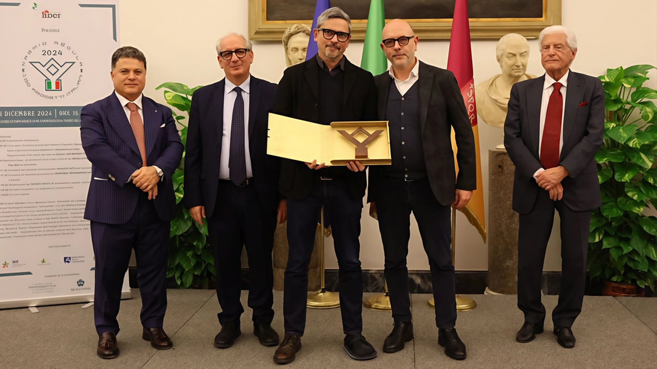Riccardo Emanuele e Samuel Balasso premiati in Campidoglio per il loro progetto Riccardo Emanuele e Samuel Balasso premiati in Campidoglio per il loro progetto