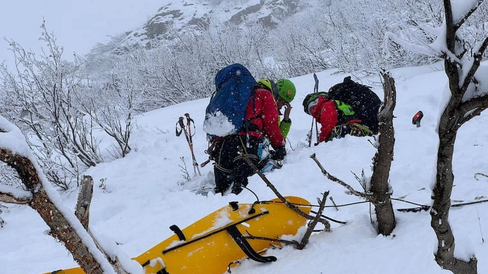 Gli scialpinisti sono stati aiutati dagli uomini del Soccorso Alpino