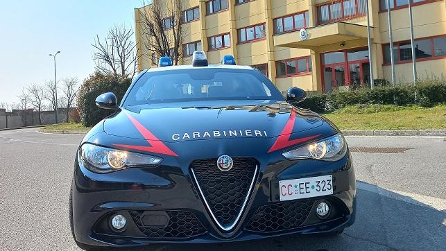 lodi vandali contro la scuola arcobaleno tre assalti a colpi di pietre in un mese