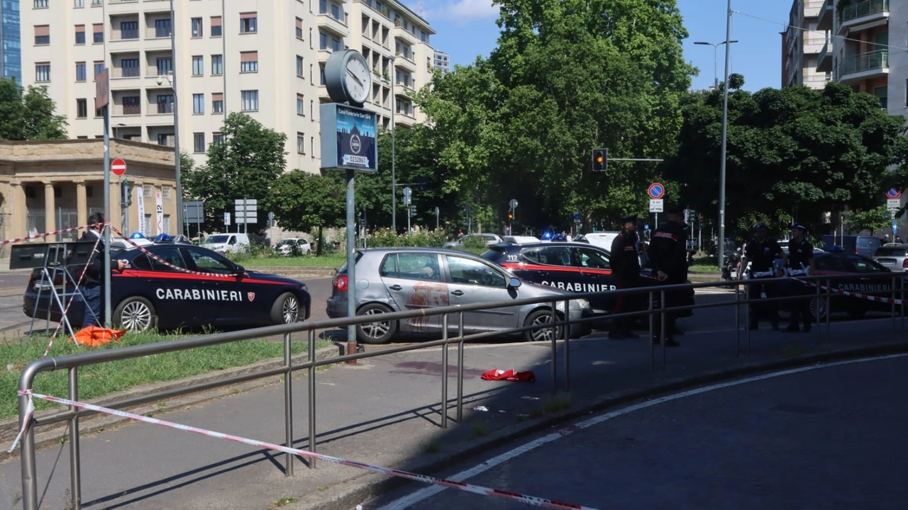 L'auto arrivata a tutta velocità al Fatebenefratelli