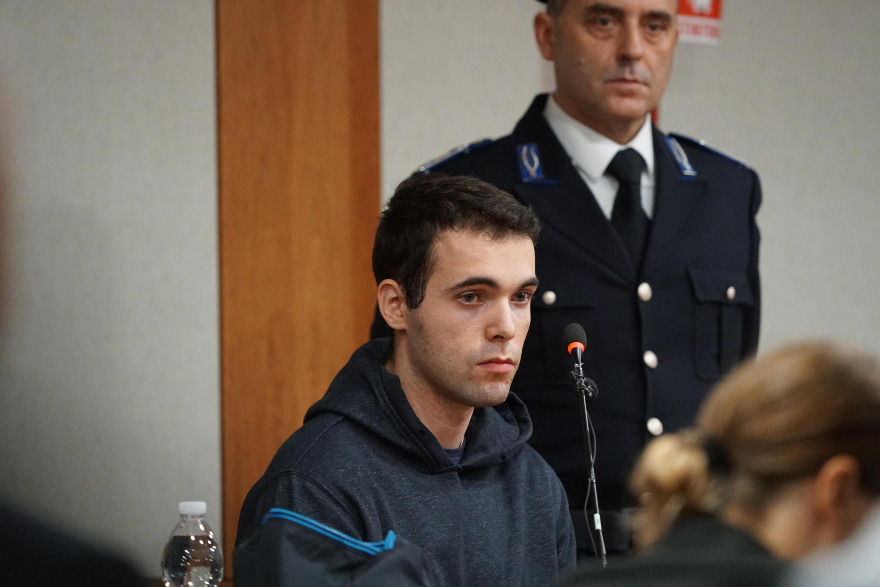 Sia chiaro da Ilgiorno.it sia chiaro tu muori capisco perché turetta ha fatto quello che ha fatto 23enne arrestato per stalking a varese