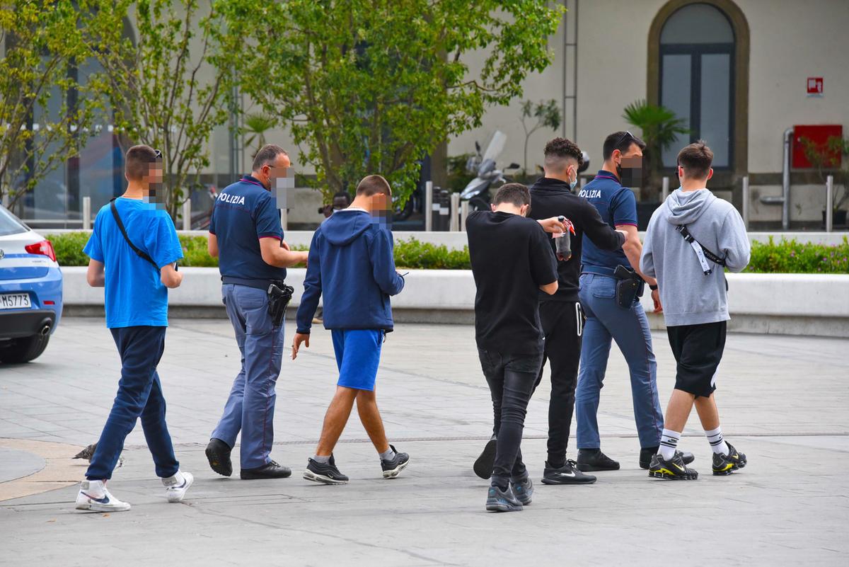 Monza, operazione della Questura contro le baby gang: 300 giovani identificati, monitorati anche i profili social