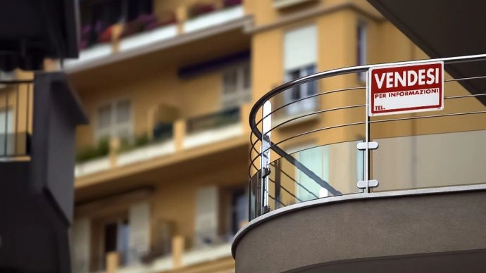 RealMaps vendeva un database personalizzato con tutti i dettagli di appartamenti e proprietari RealMaps vendeva un database personalizzato con tutti i dettagli di appartamenti e proprietari
