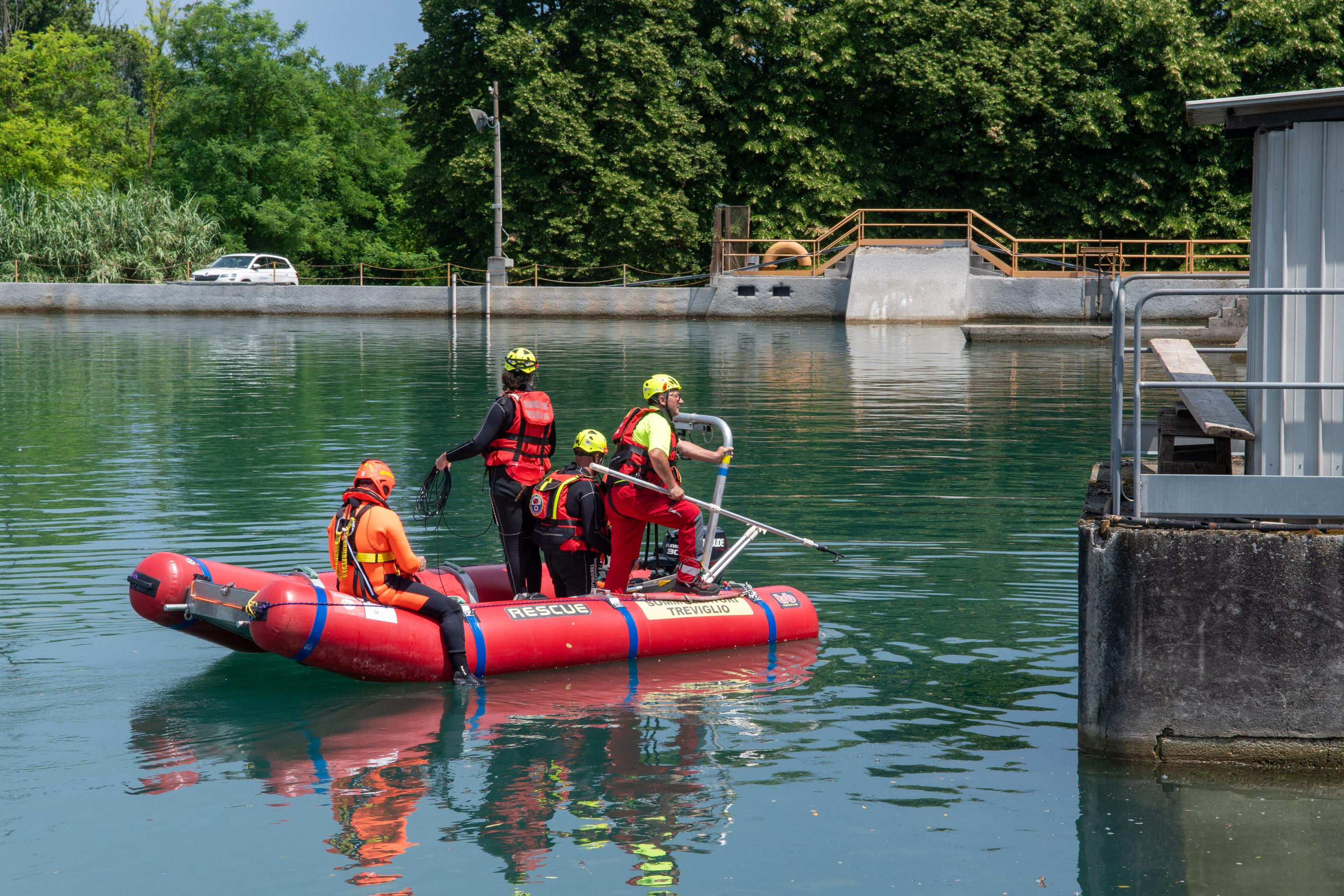 Cassano d’Adda: recuperato il corpo del diciassettenne scomparso dopo il tuffo nel fiume Cassano d’Adda: recuperato il corpo del diciassettenne scomparso dopo il tuffo nel fiume