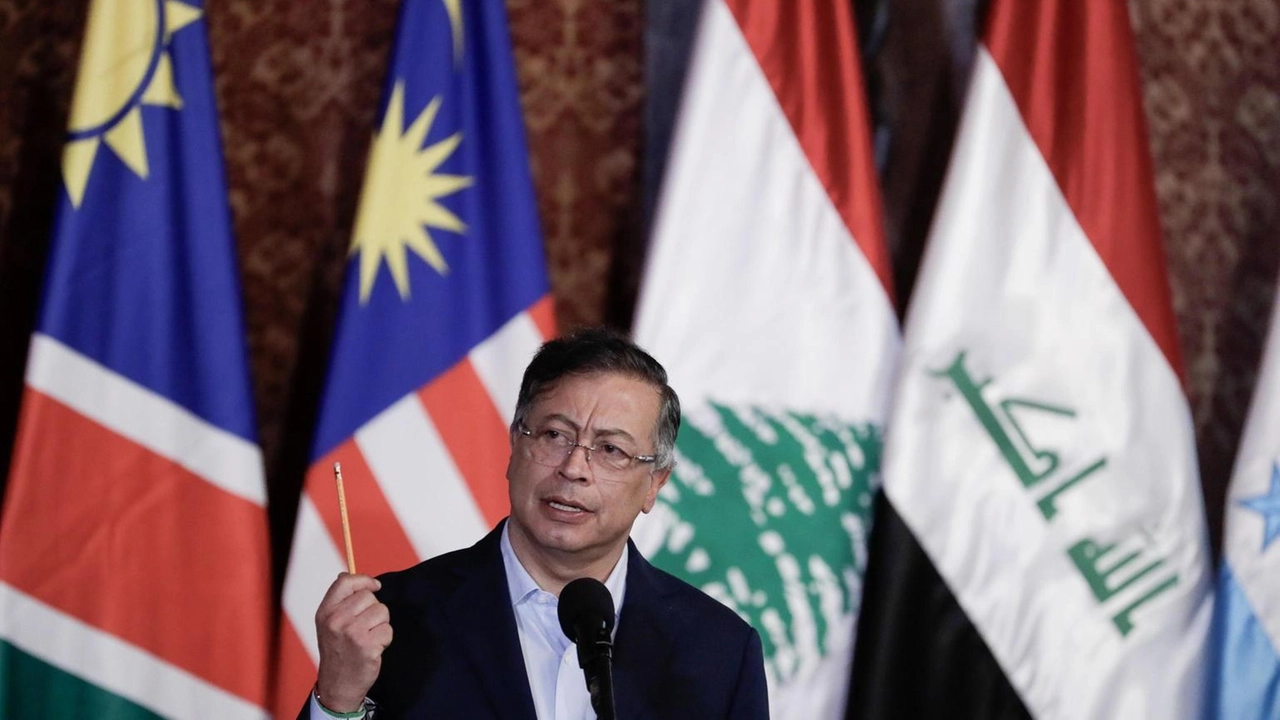 Il presidente della Colombia, Gustavo Petro, ha annunciato durante la Conferenza internazionale su Gaza conclusasi oggi a Bogotà che il... Il presidente della Colombia, Gustavo Petro, ha annunciato durante la Conferenza internazionale su Gaza conclusasi oggi a Bogotà che il...